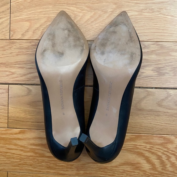 Banana Republic Black Leather Heels - Picture 3 of 3